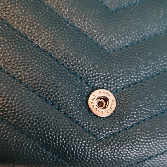 Yves Saint Laurent Peacock Chevron Cassandra Leather Wallet W/Silver Hardware - Picture 13 of 15